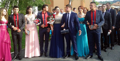 СОУ Сатовча изпрати випуск 2015